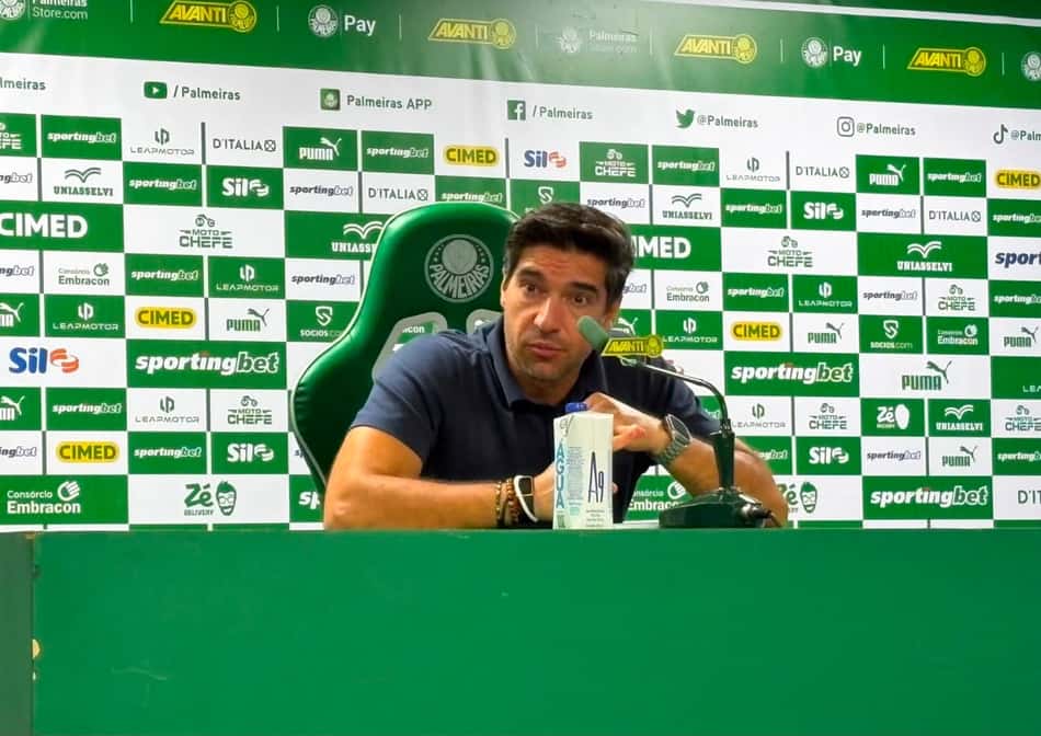 Abel Ferreira, técnico do Palmeiras, durante entrevista coletiva 