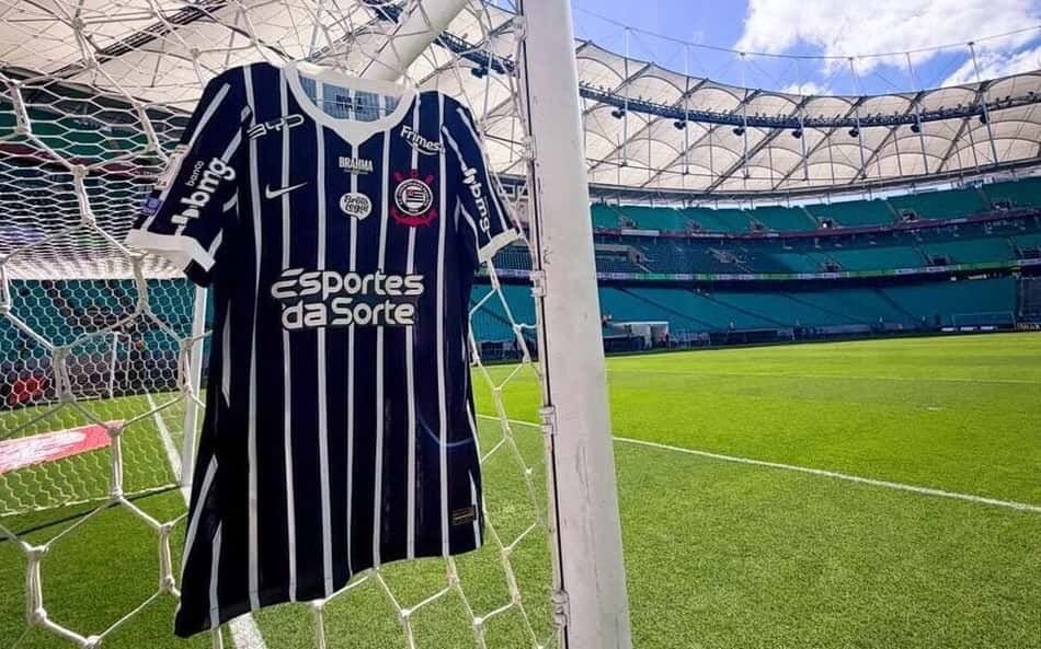 Camisa do Corinthians pendurada na rede
