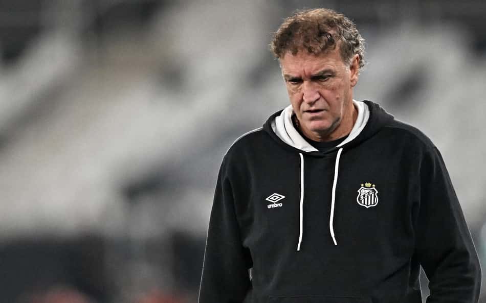 Torcida do Santos manda recado a Cuca após derrota para o Botafogo
