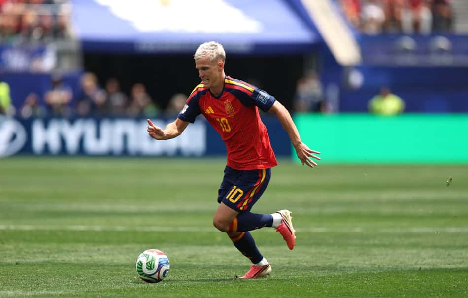 Dani Olmo em atuação pela Espanha na Copa do Mundo (Foto: Francois Nel / GETTY IMAGES NORTH AMERICA / Getty Images via AFP)