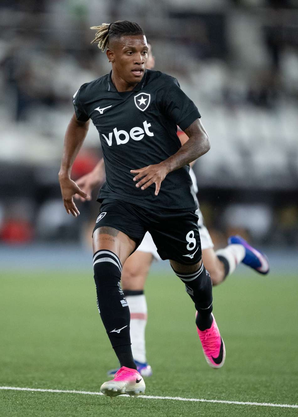 Danilo em ação pelo Botafogo contra o Vitória