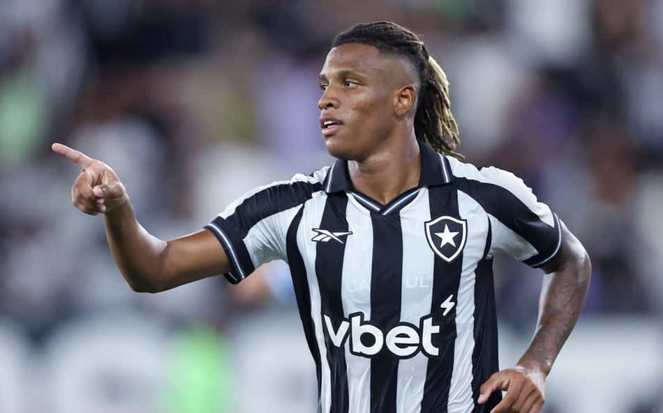 Palmeiras estuda nova proposta por Danilo após encaminhar duas saídas