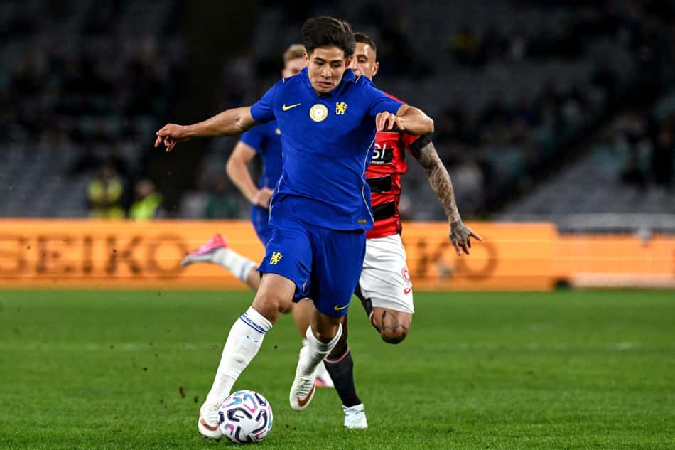 Dastan Satpayev em ação pelo Chelsea em amistoso de pré-temporada