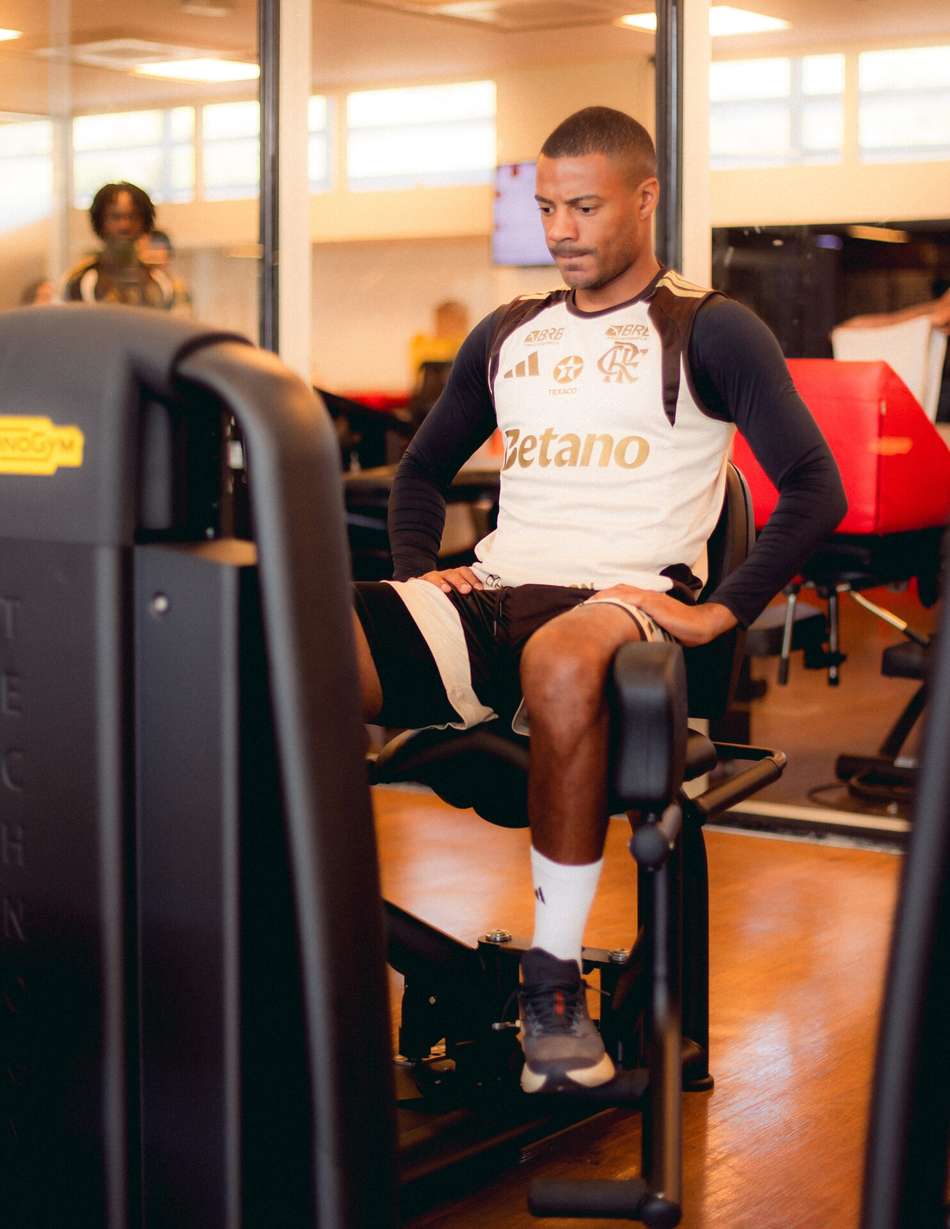 De la Cruz durante treino do Flamengo