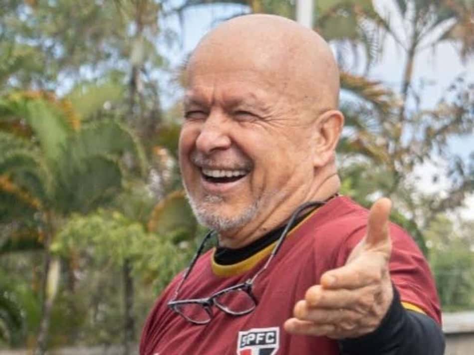 Dedé sorri na época que estava no São Paulo