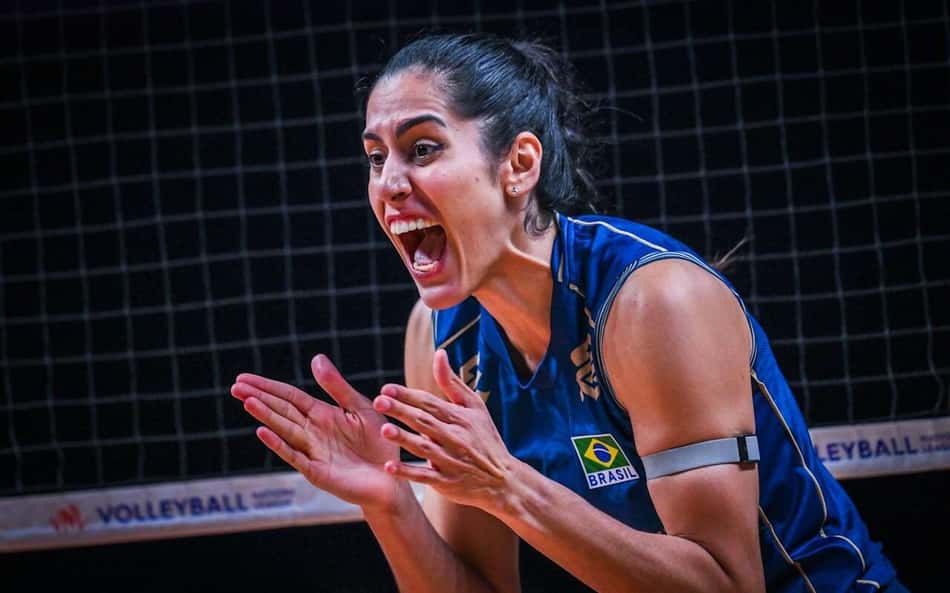 Diana, central do Brasil, na semifinal contra a Itália (Foto: Divulgação, Volleyball World)