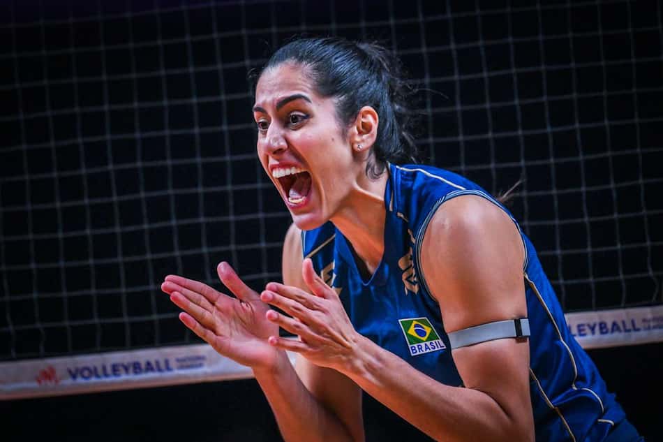 Diana, central do Brasil, na semifinal contra a Itália (Foto: Divulgação, Volleyball World)