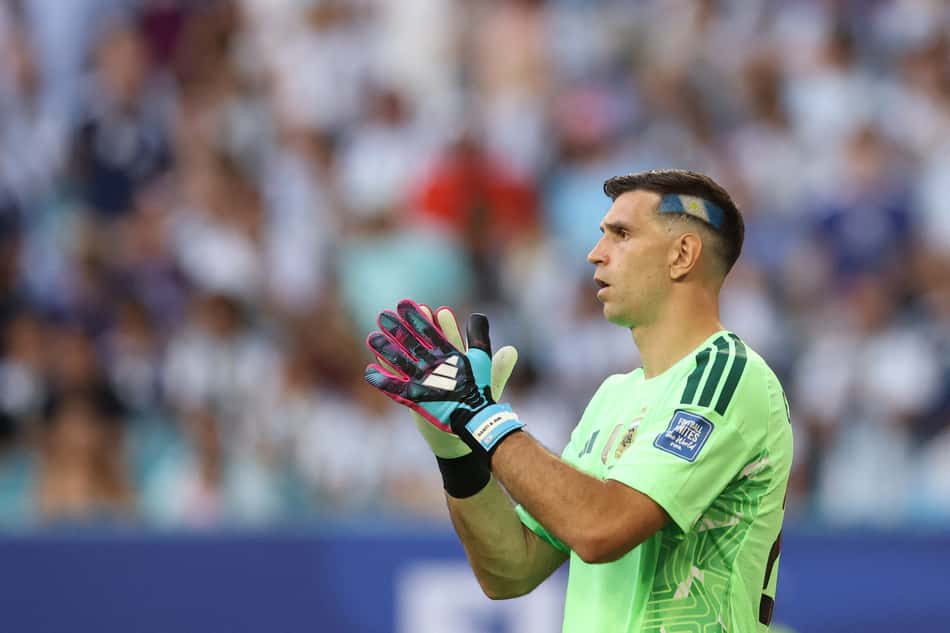 Dibu Martínez durante vitória da Argentina sobre Cabo Verde, na Copa do Mundo