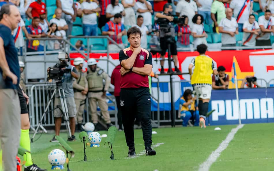 Fernando Diniz, técnico do Corinthians durante partida contra o Bahia