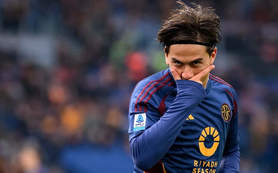 Campeão do mundo com a Argentina renova com a Roma
