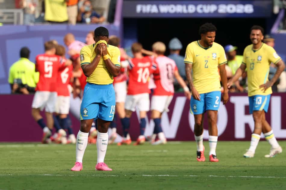 Endrick cabisbaixo contra a Noruega na Copa do Mundo