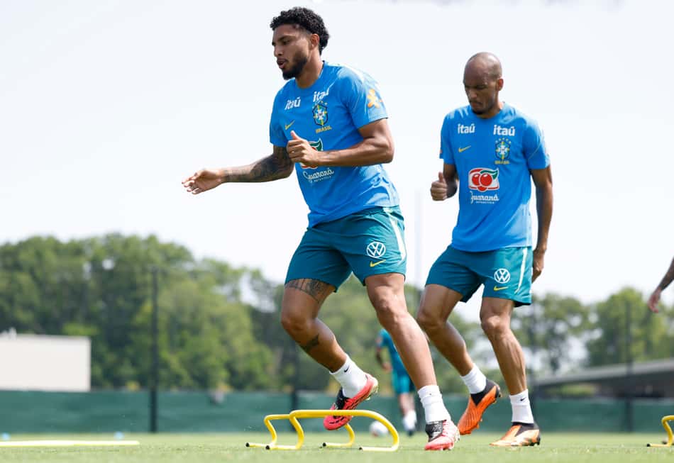 Éderson durante o treino da Seleção Brasileira nos Estados Unidos