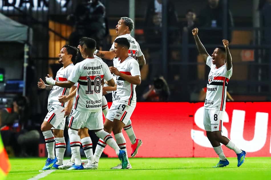 Partida entre São Paulo e Athletico-PR pelo Campeonato Brasileiro 2026