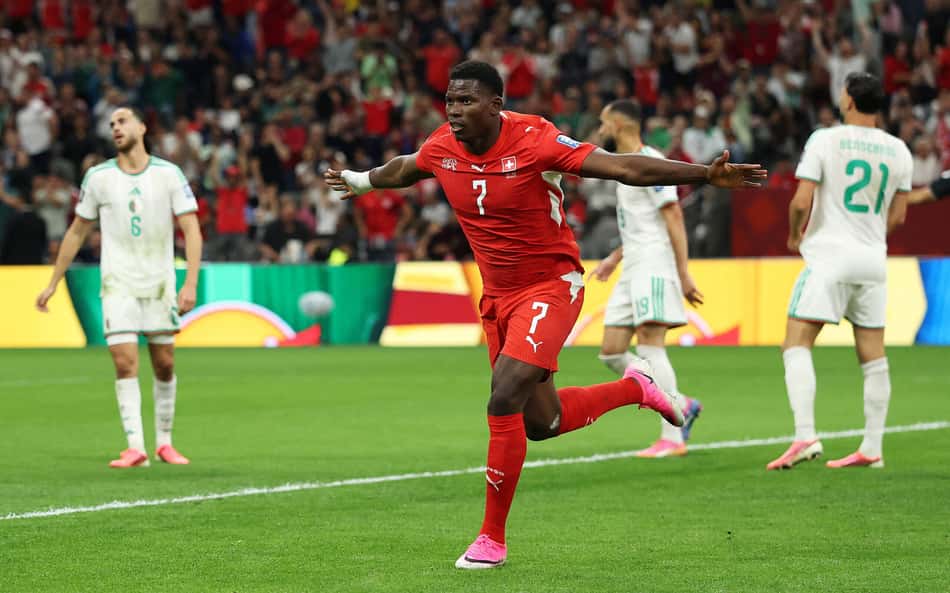 Suíça vence a Argélia, confirma favoritismo e vai às oitavas da Copa do Mundo