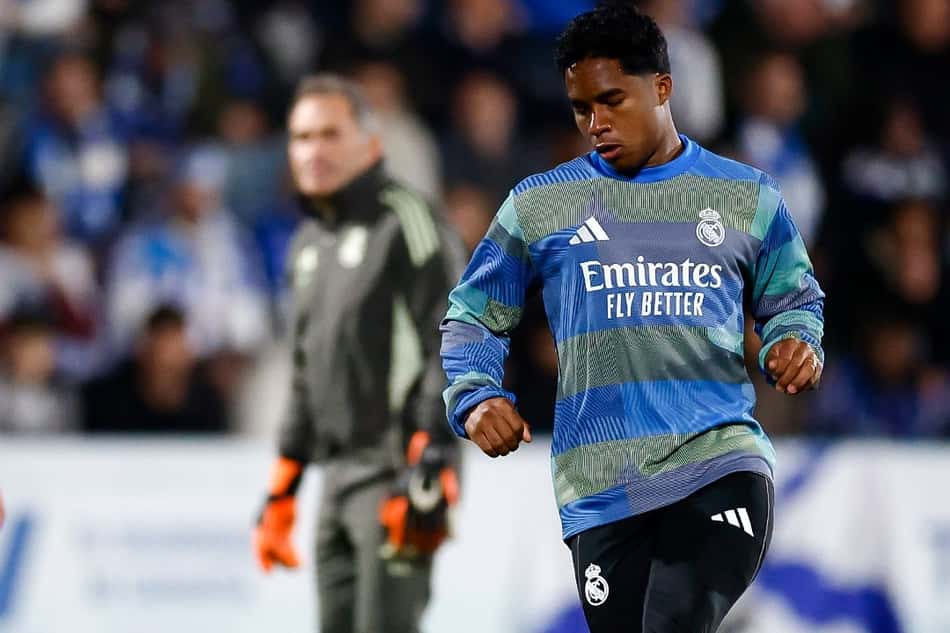 Endrick em aquecimento para jogo do Real Madrid