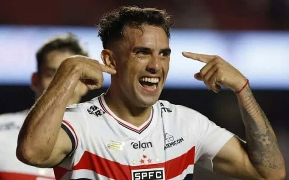 Enzo Díaz com a camisa do São Paulo