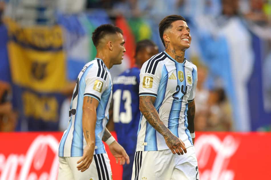 Enzo Fernández lamenta jogada em Argentina x Cabo Verde na Copa do Mundo