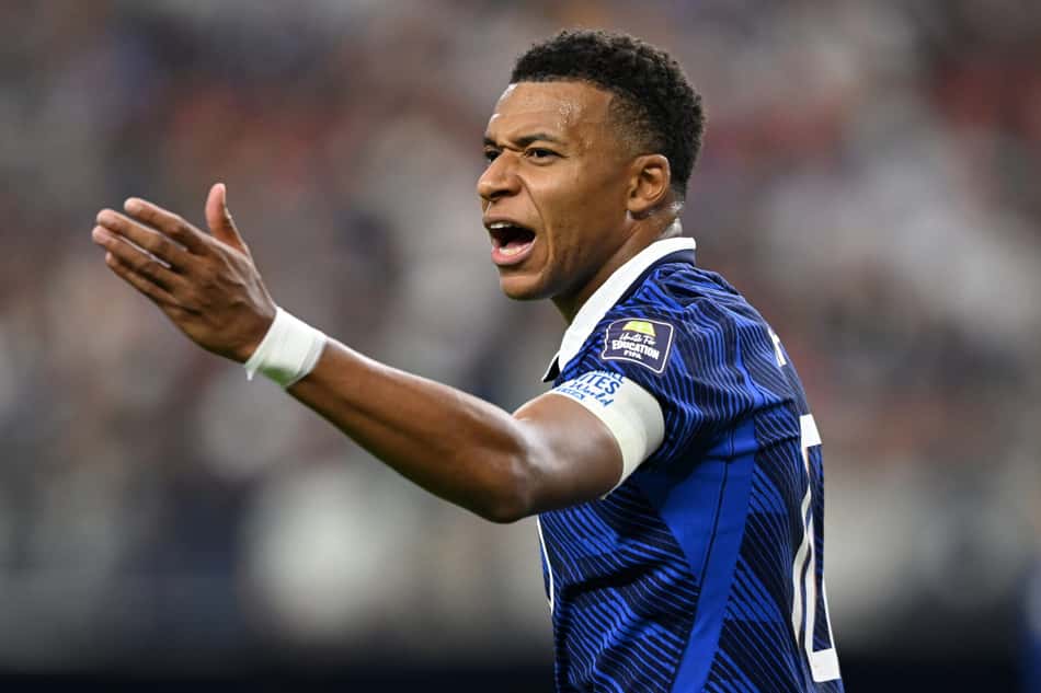 Mbappé reclama em Espanha x França