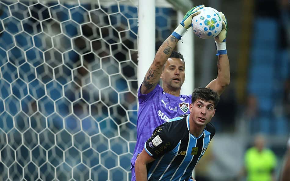 Fábio se destaca no empate entre Grêmio e Fluminense