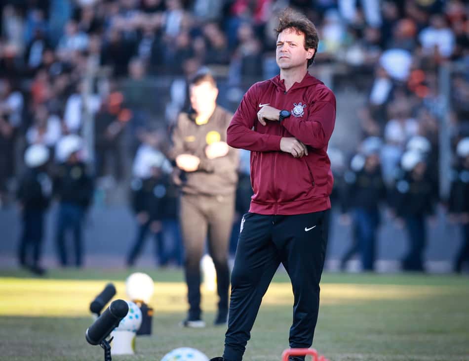 Fernando Diniz durante partida do Corinthians