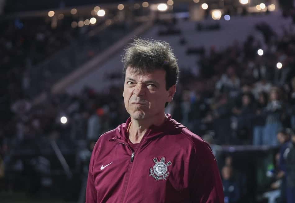 Fernando Diniz durante a partida entre Corinthians x Athletico