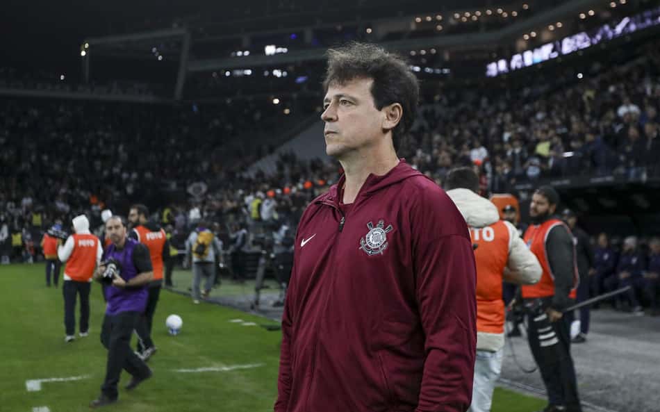 Fernando Diniz durante partida do Corinthians