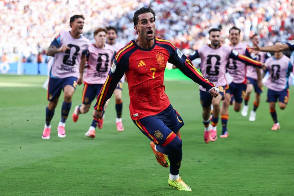 Ferran Torres marca o gol do título da Espanha