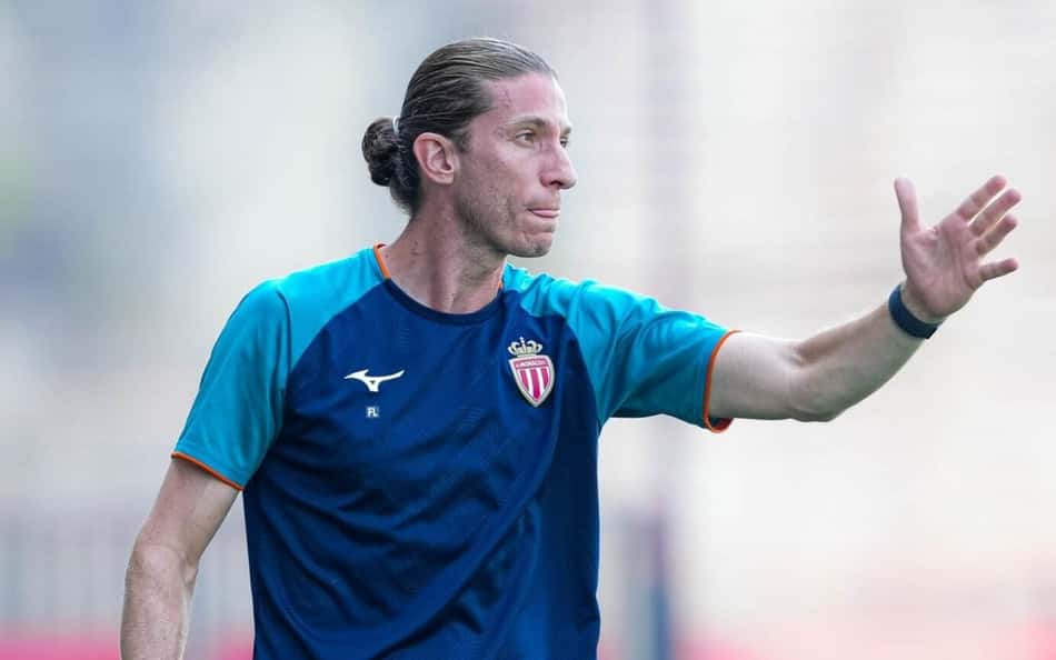 Filipe Luis comanda treino do Monaco na pré-temporada