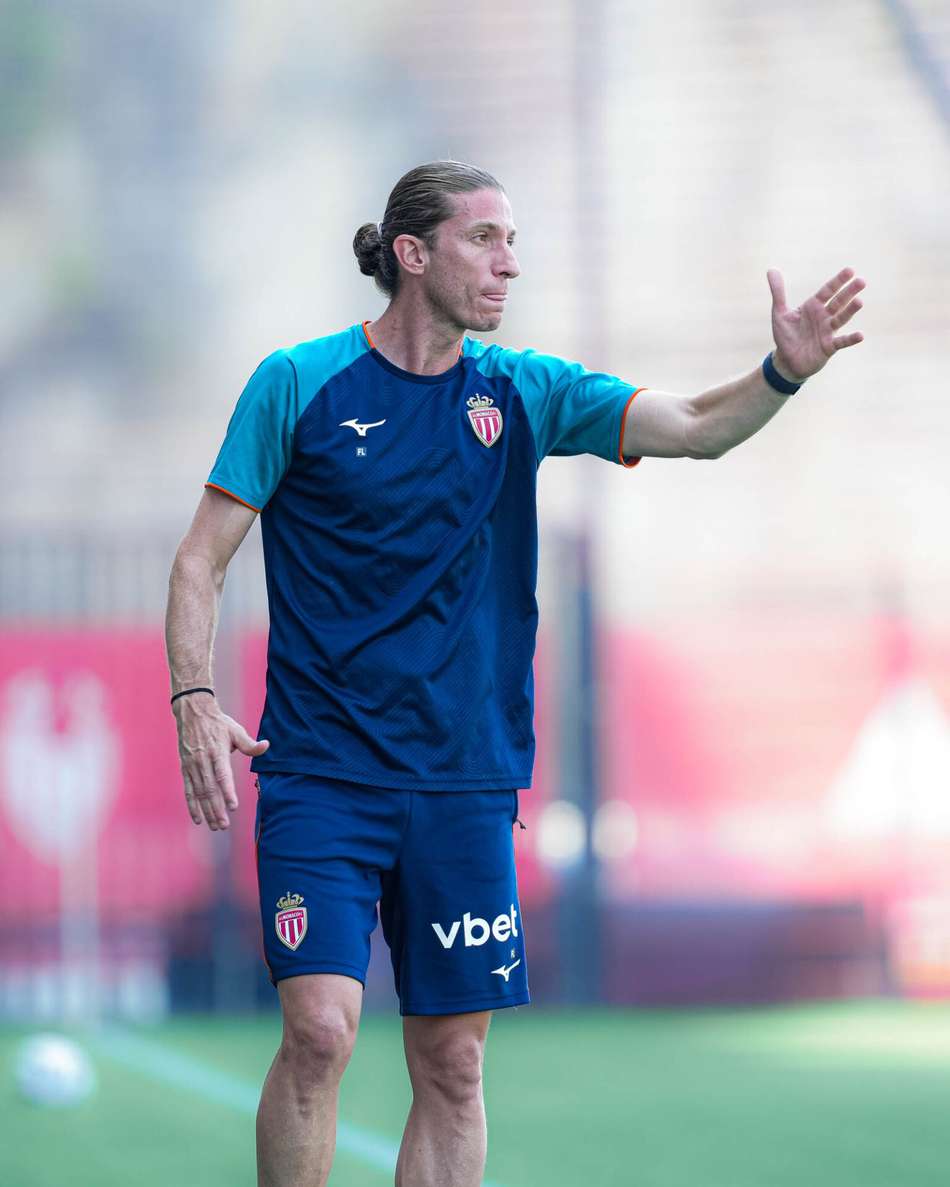 Filipe Luís em ação pelo seu primeiro testo Monaco