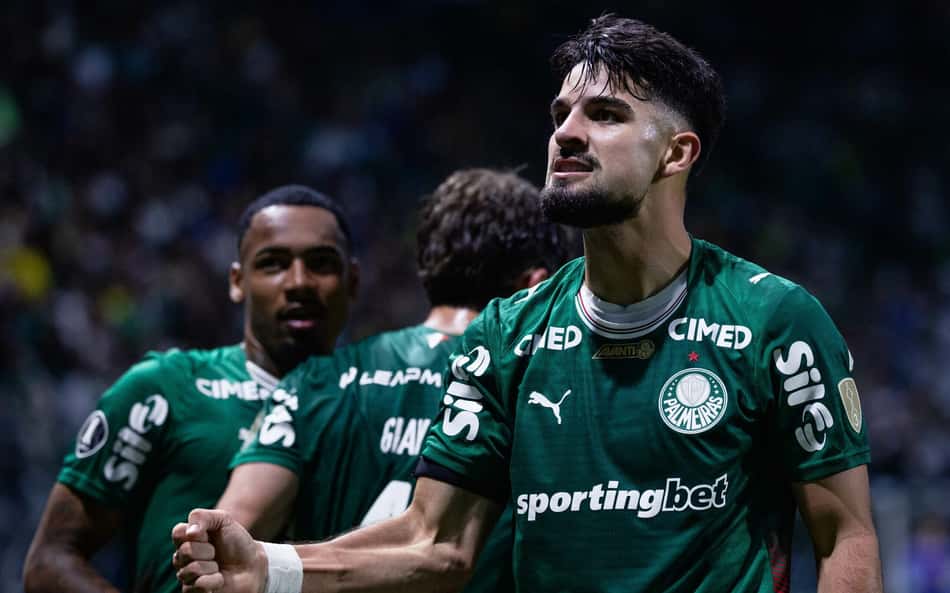 Flaco López, centroavante do Palmeiras, comemora gol na Libertadores