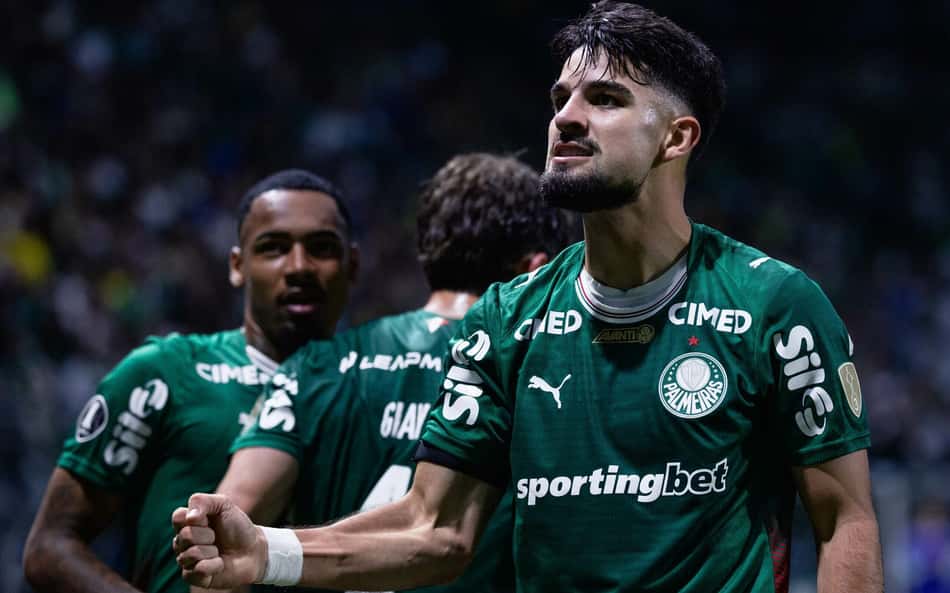Flaco López, centroavante do Palmeiras, comemora gol na Libertadores