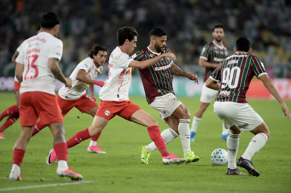 Fluminense e RB Bragantino em confronto pela 19ª rodada do Brasileirão