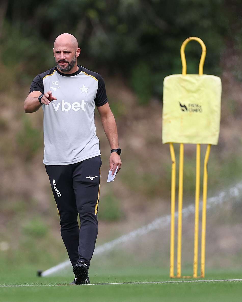 Franclim Carvalho é o técnico do Botafogo