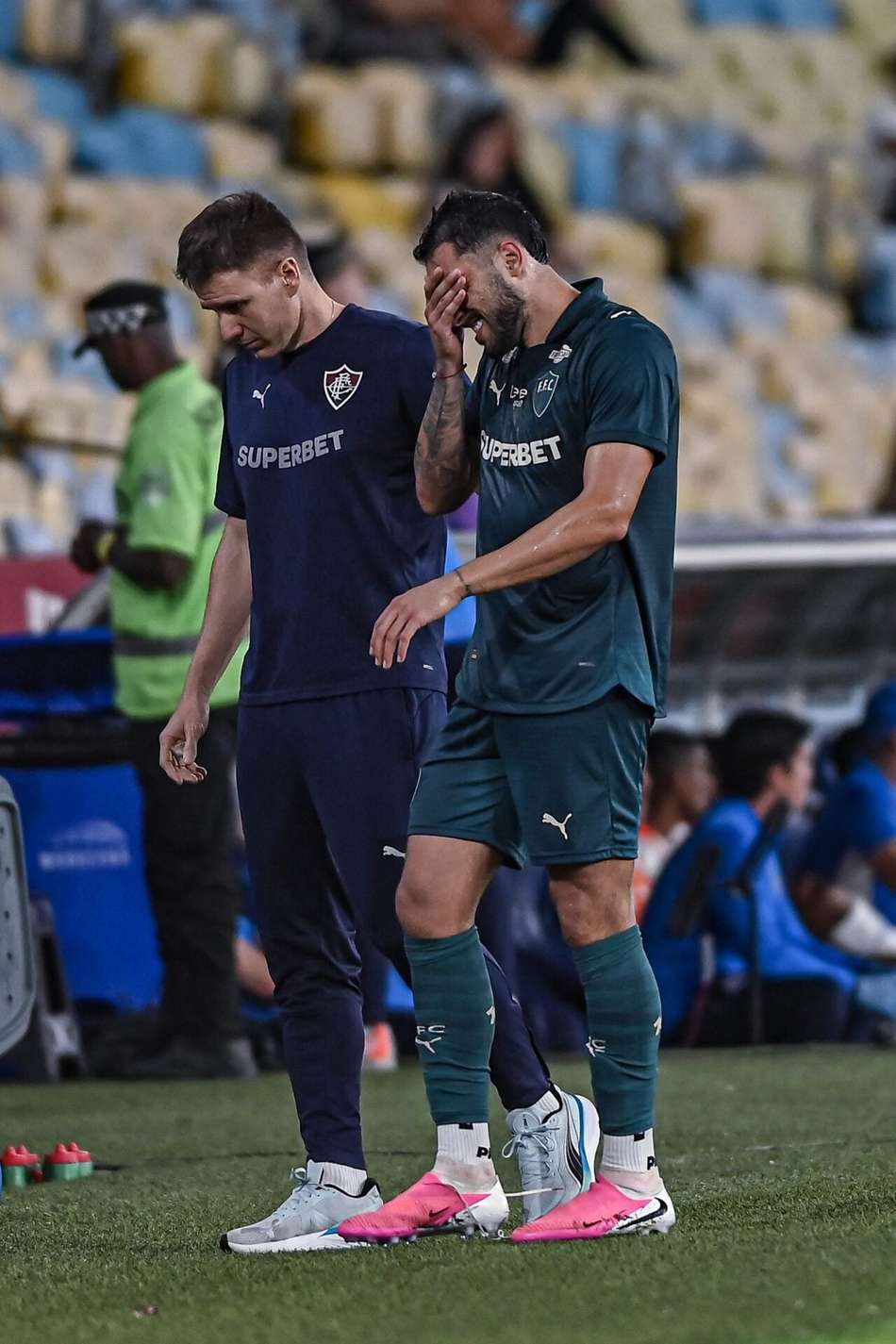 Freytes deixa Fluminense x Bahia lesionado ainda no primeiro tempo