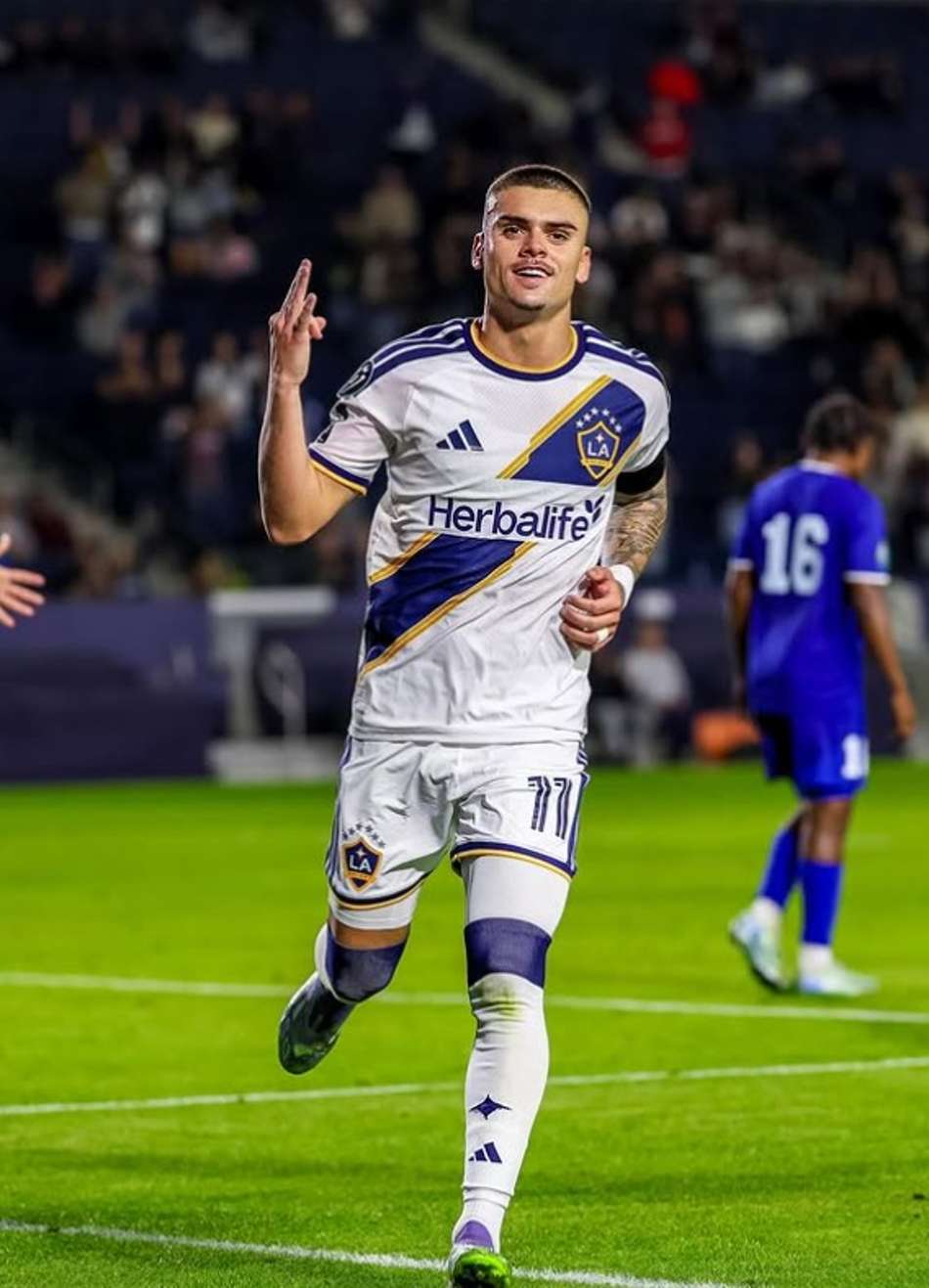 Gabriel Pec comemora hat-trick pelo Los Angeles Galaxy (Foto: Reprodução Instagram)