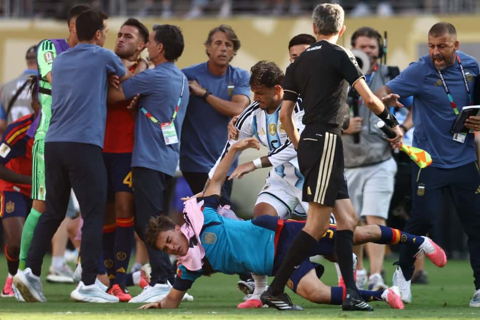Gavi durante briga em Espanha e Argentina na Copa do Mundo
