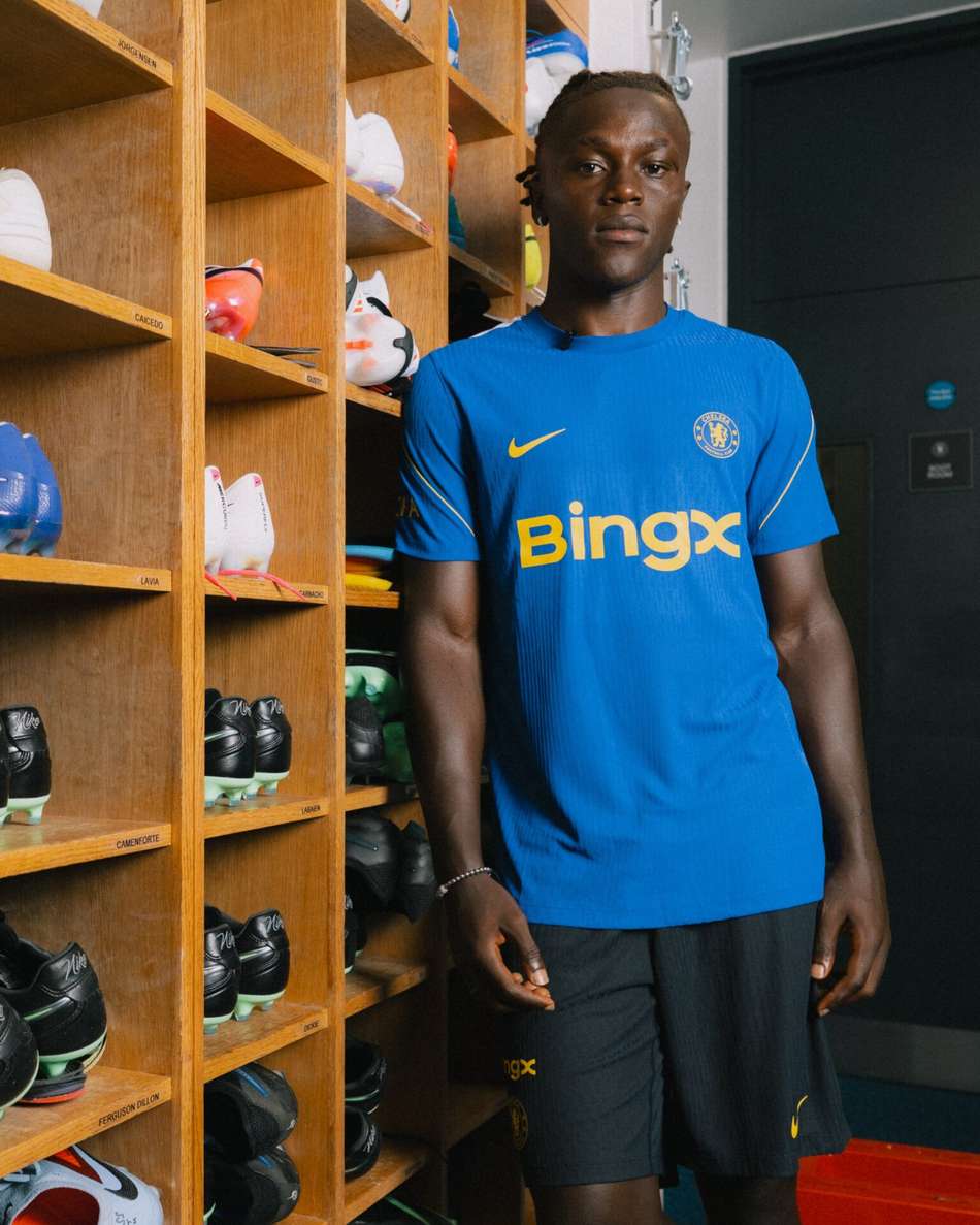 Geovany Quenda na apresentação ao Chelsea