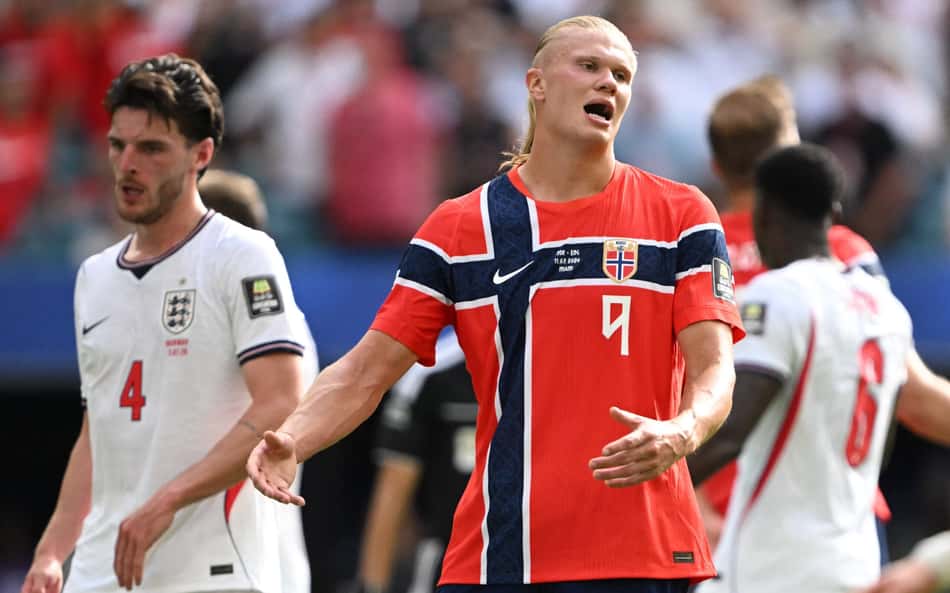 Torcedores recebem os noruegueses com remada viking após eliminação na Copa