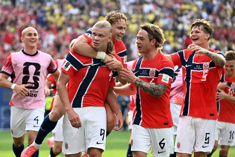 Haaland marcou dois gols na vitória da Noruega contra o Brasil nas oitavas de final da Copa do Mundo