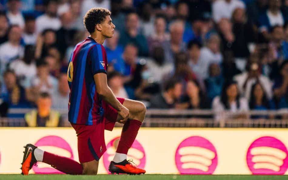 Hamza Abdelkarim, atacante do Barcelona de 18 anos marcou os dois gols do amistoso