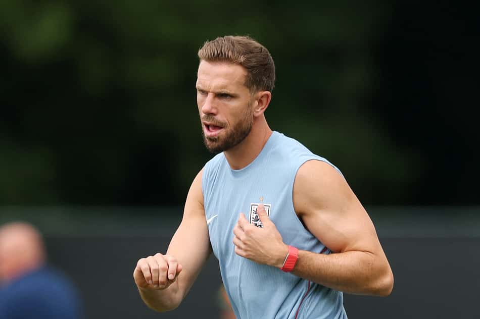 Henderson durante treino da Inglaterra