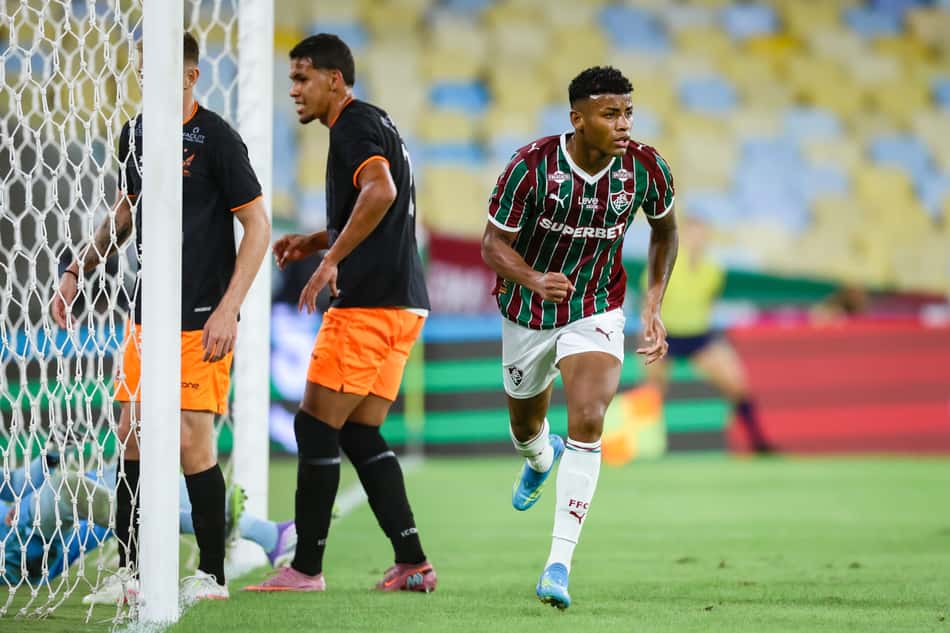 Hércules comemora gol pelo Fluminense contra o Nova Iguaçu