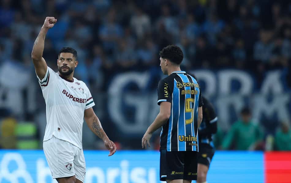Hulk celebra gol do Fluminense contra o Grêmio pelo Brasileirão