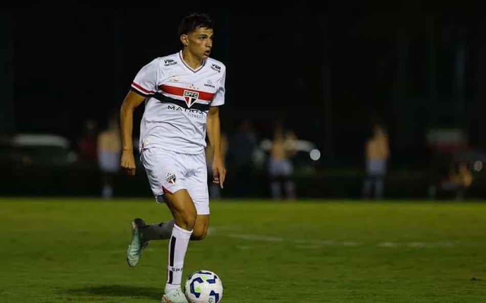 Igão com a camisa do São Paulo