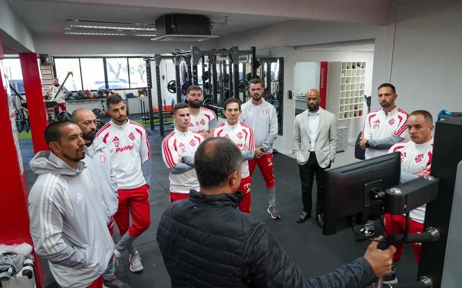 Internacional apresenta equipamentos À equipe do departamento médico