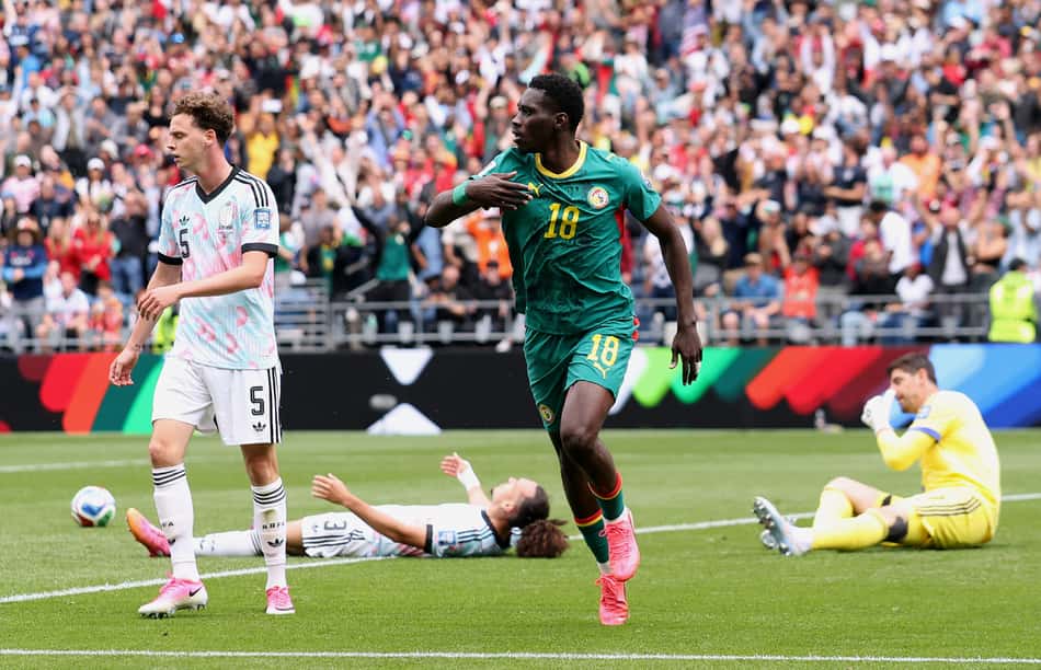 Ismaila Sarr, número 18 do Senegal, comemora o segundo gol da seleção africana sobre a Bélgica pela Copa do Mundo