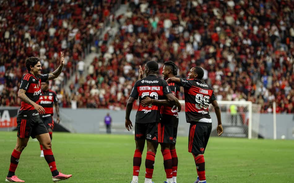 Veja os gols da vitória do Flamengo sobre o Olimpia em Brasília