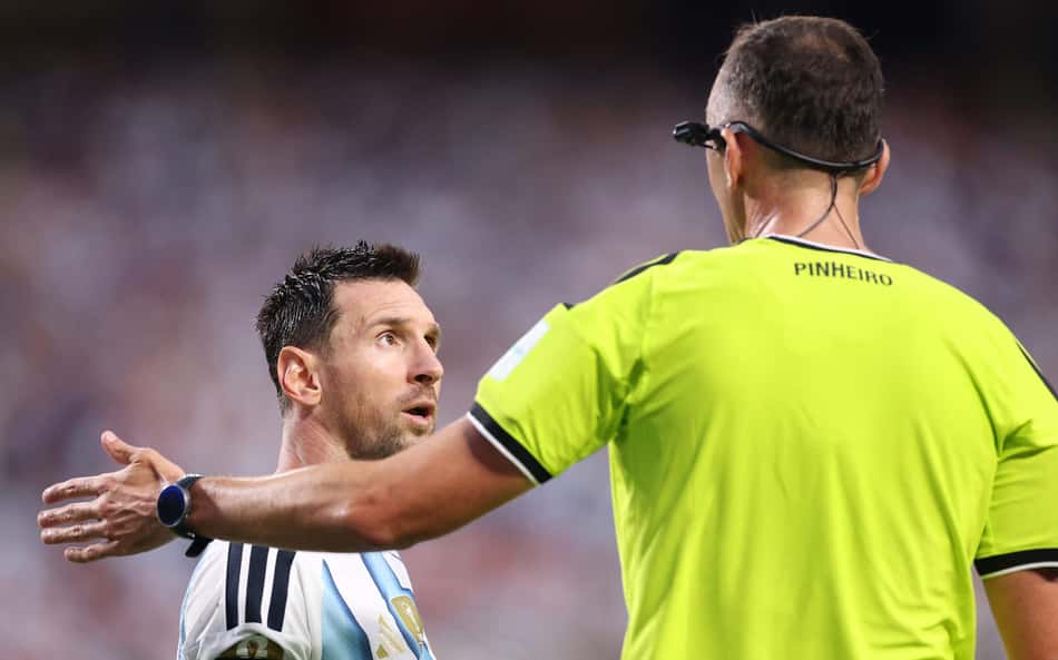 Erros, acertos e novas regras: a arbitragem da Copa do Mundo de 2026