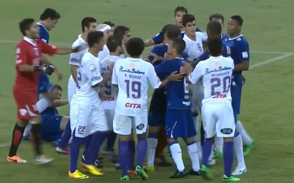 Cruzeiro x Defensor-URU; Raposa tenta quebrar escrita contra uruguaios; confira retrospecto