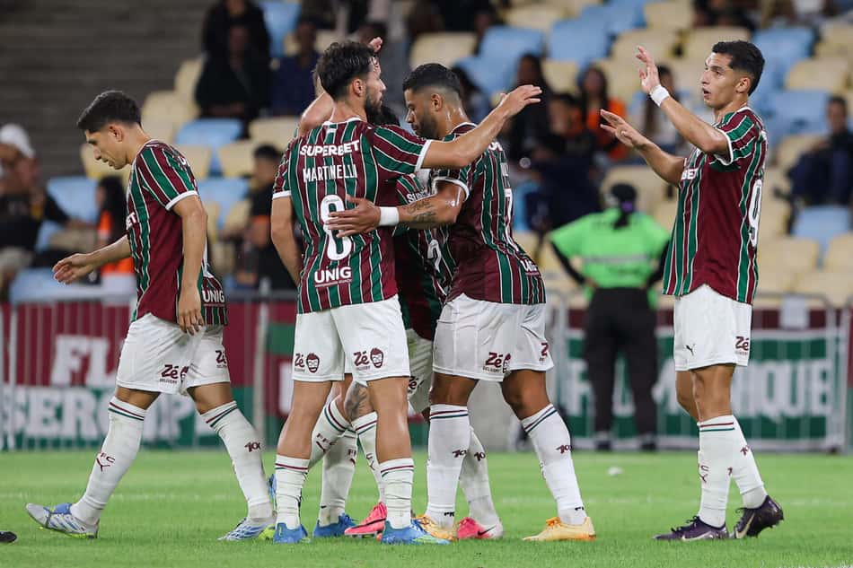 Jogadores do Fluminense comemoram gol contra o Nova Iguaçu